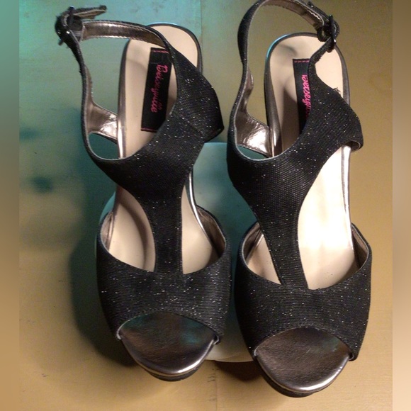 BETSYVILLE SHINE/BLACK WEDGES - Picture 2 of 6